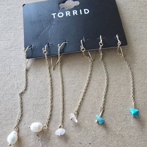 Torrid Dangle Earrings - Picture 1 of 3